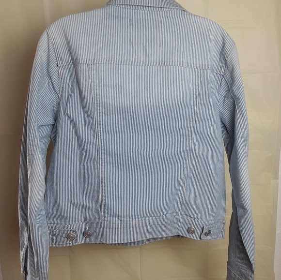 NWT Striped Jean Jacket Size Medium - Picture 2 of 16